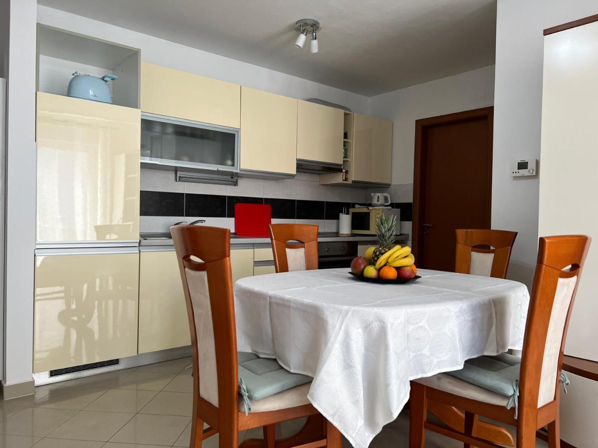 Apartman Ruza Apartment Пула Екстериор снимка